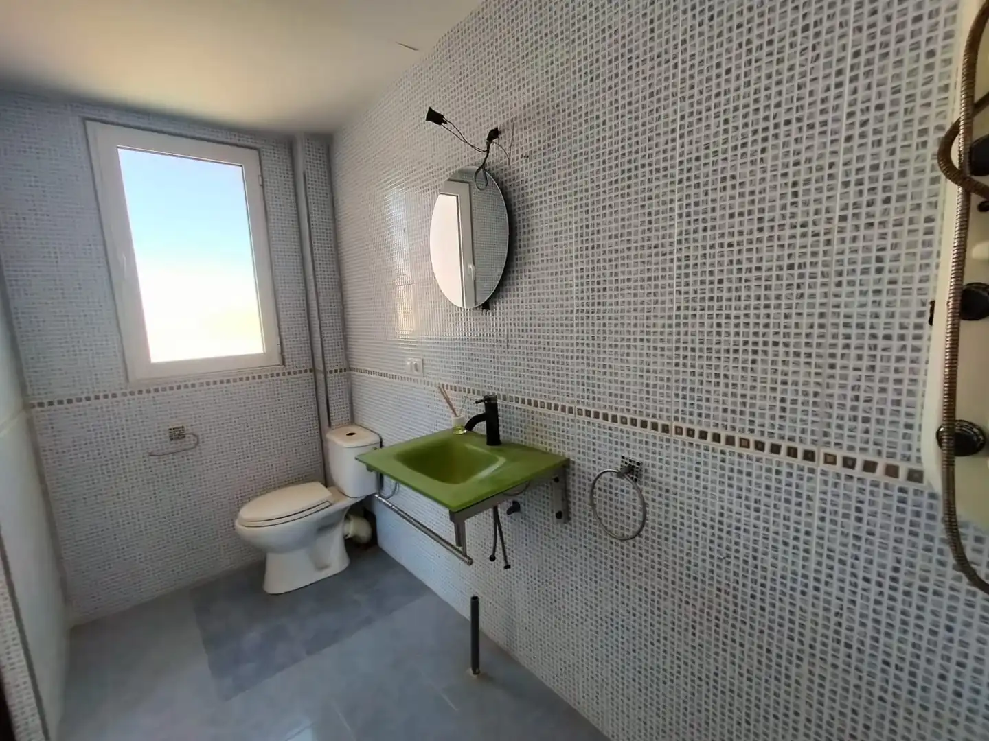 Baño de Piso en venta en Elda con Balcón y Alarma