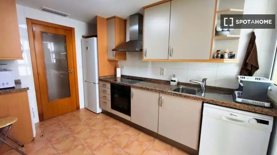 Cocina de Piso de alquiler en Cullera con Aire acondicionado, Calefacción y Amueblado