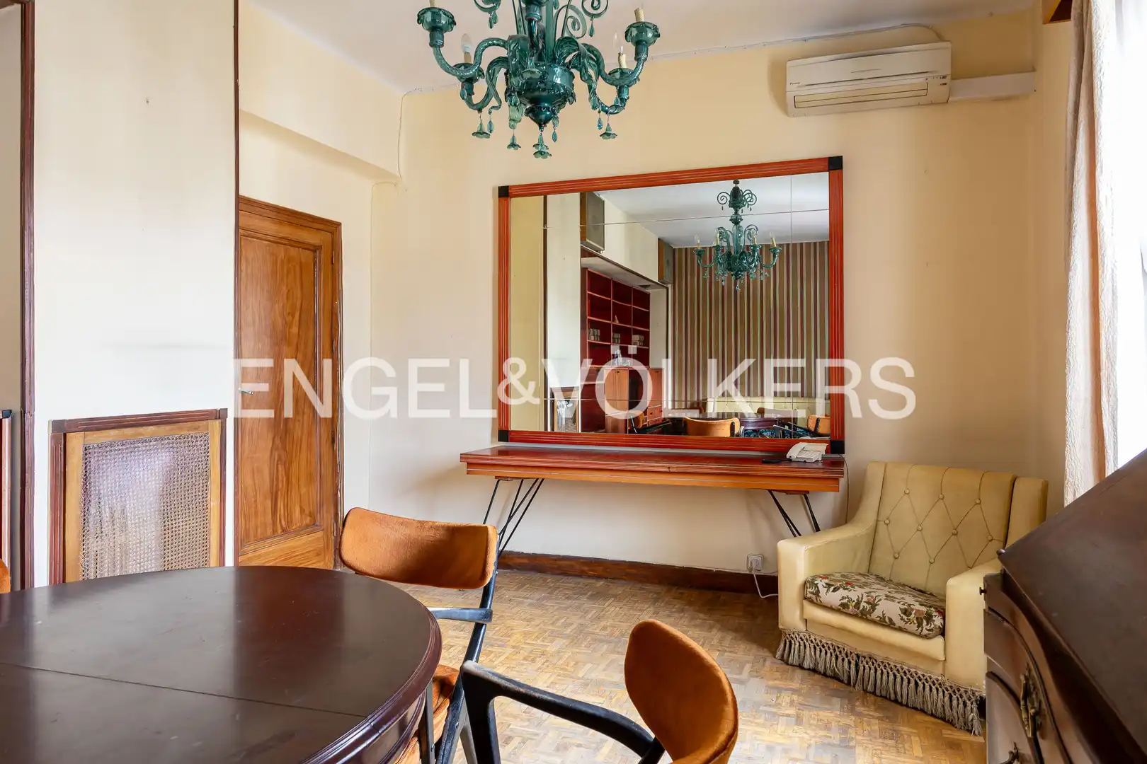 Comedor de Piso en venta en  Madrid Capital con Calefacción, Terraza y Balcón