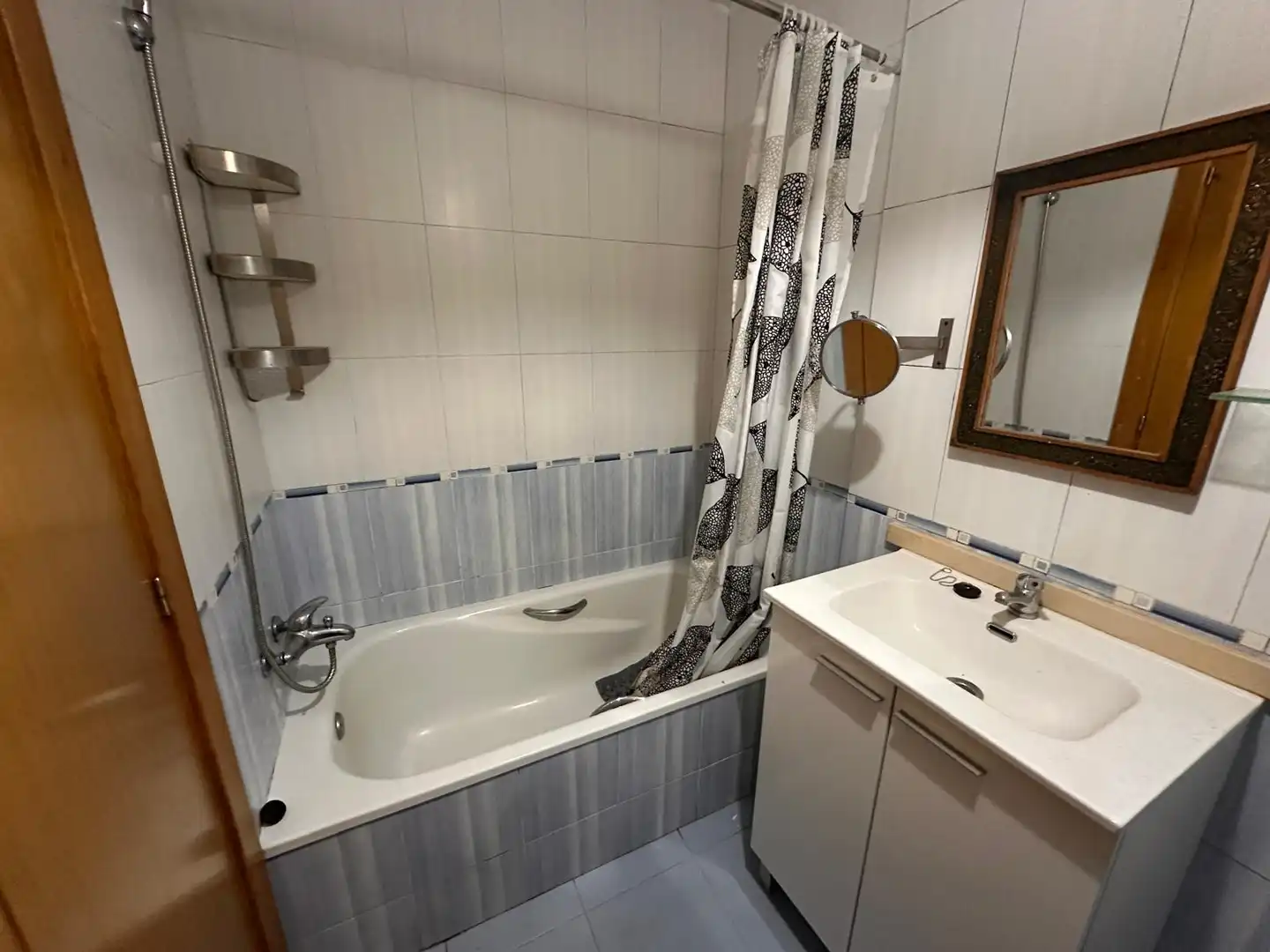 Bany de Apartament en venda en Ares amb Calefacció, Parquet i Terrassa