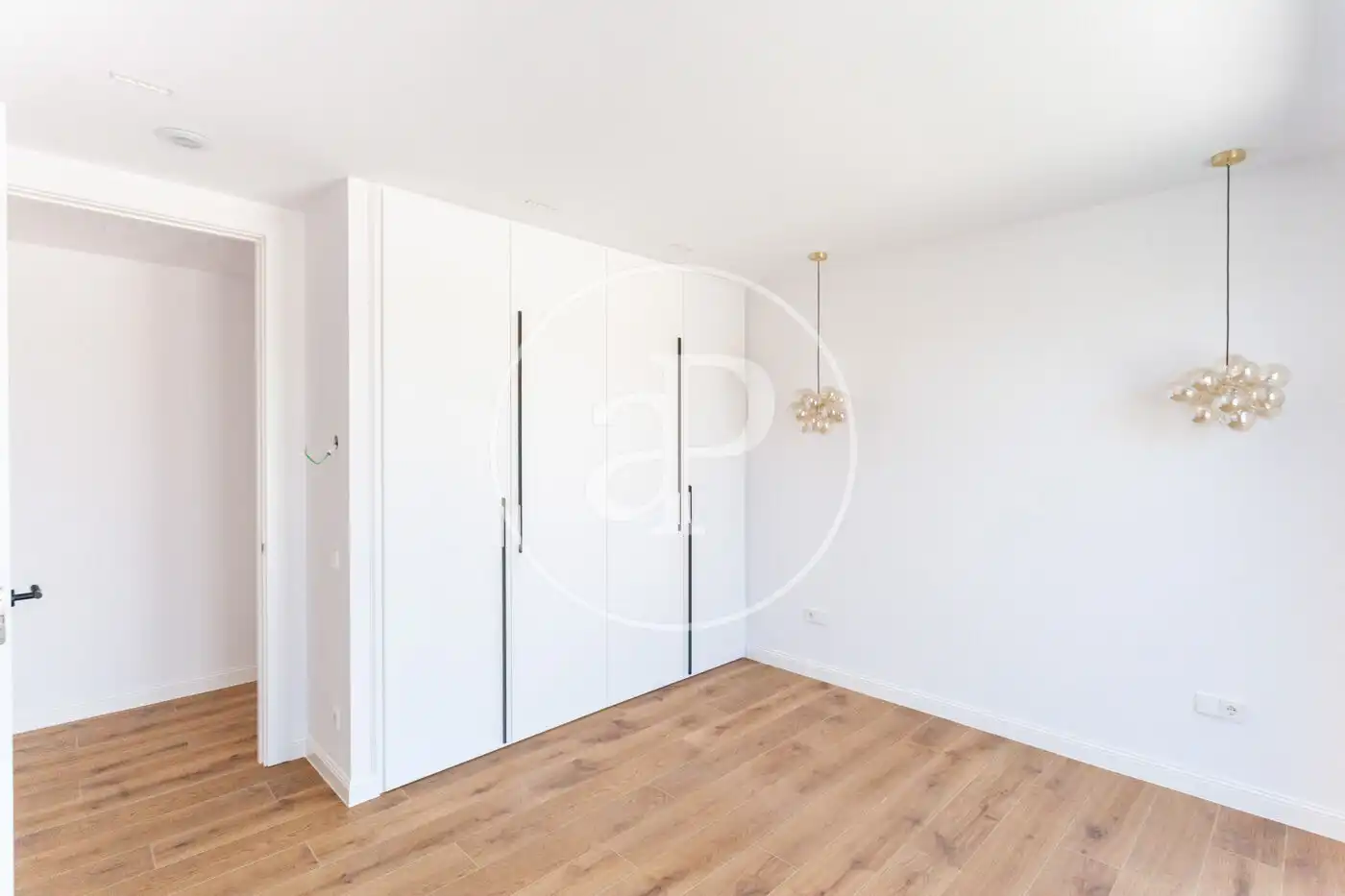 Casa aparellada amb piscina en venda a C. Tallín, imagen 43