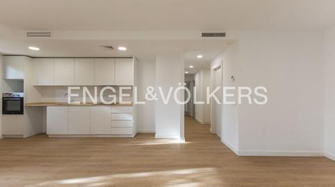 Foto 4 de Apartament de lloguer a Calle Maria de Luna