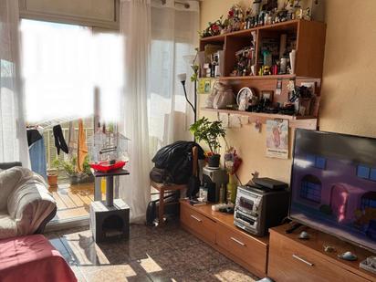 Sala d'estar de Pis en venda en L'Hospitalet de Llobregat amb Balcó