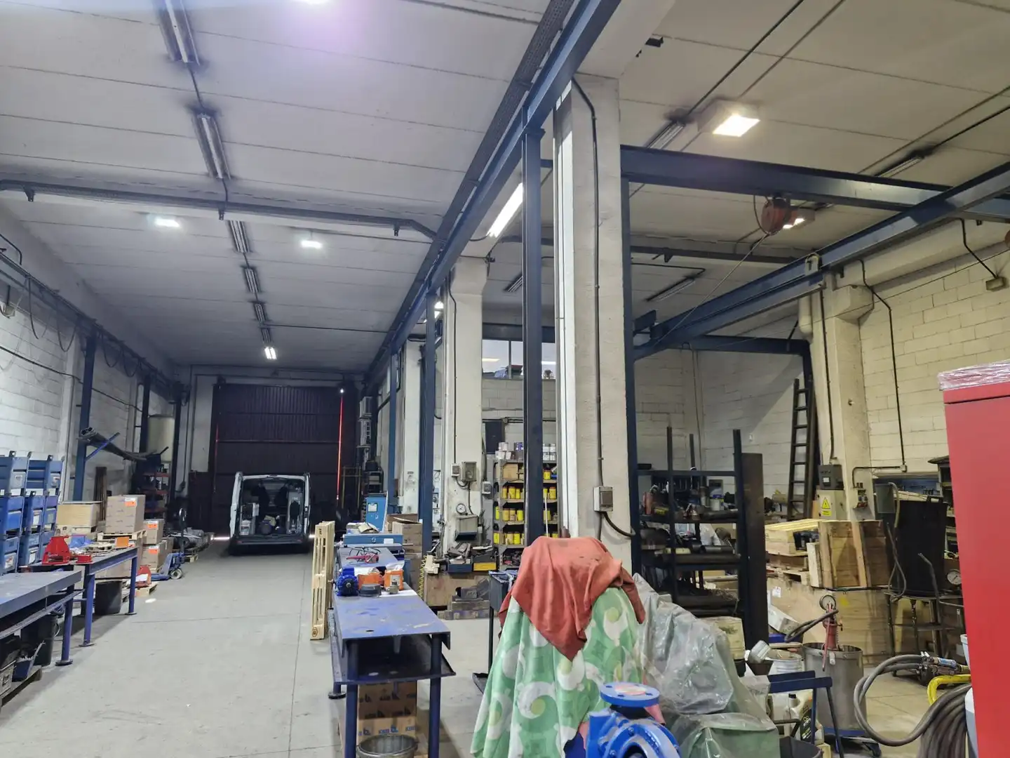 Fabrikhallen zur Miete in Zona Industrial