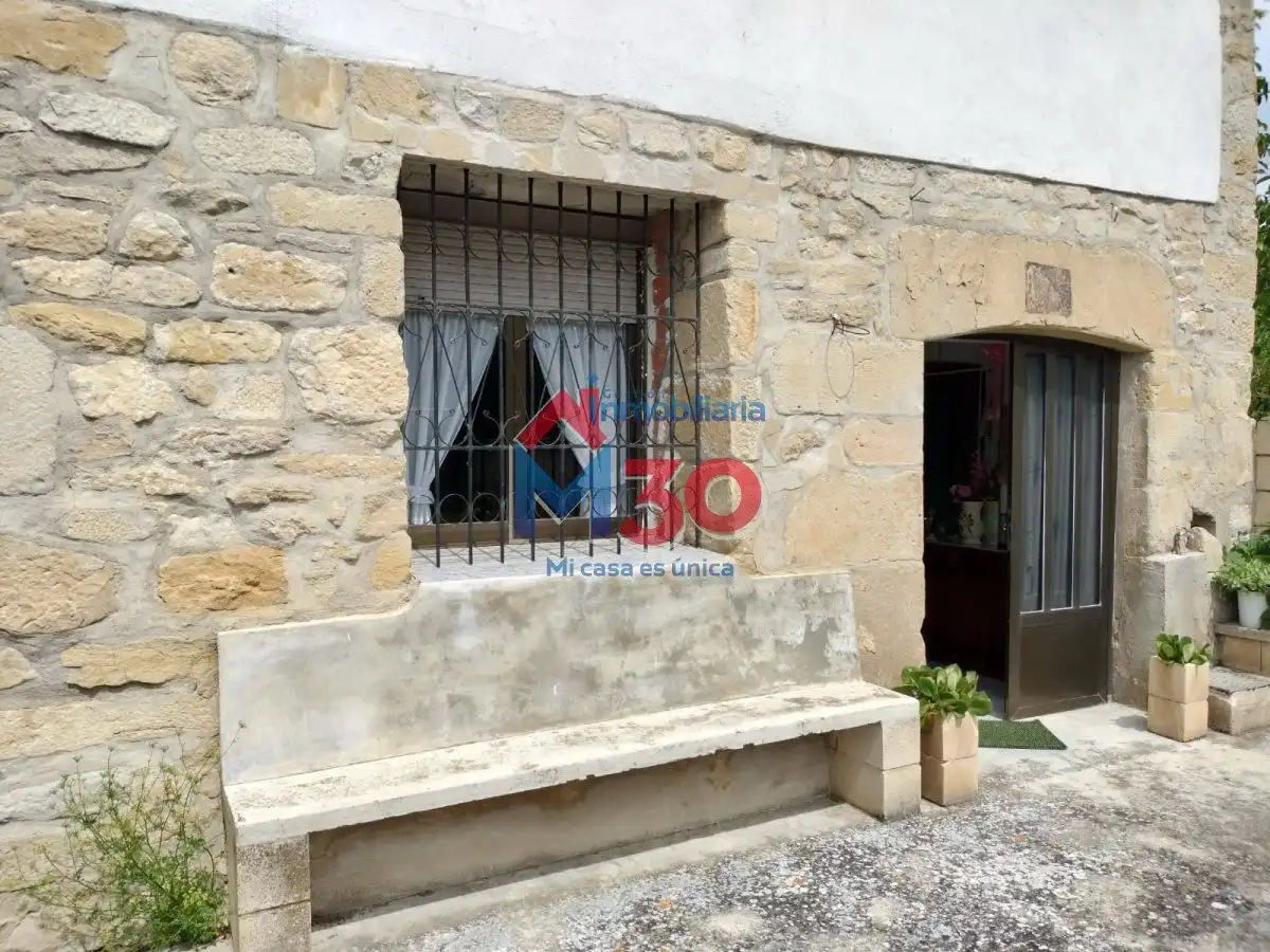 Vista exterior de Casa o xalet en venda en Añana amb Calefacció