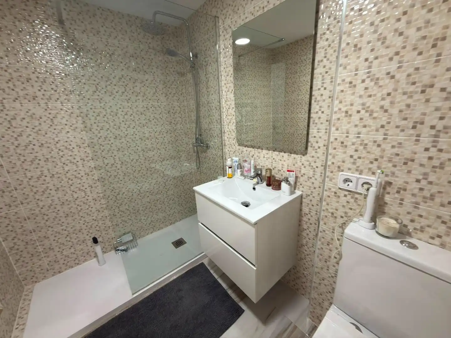 Badezimmer von Dachboden zur Miete in Alicante / Alacant mit Klimaanlage und Gemeinschaftspool