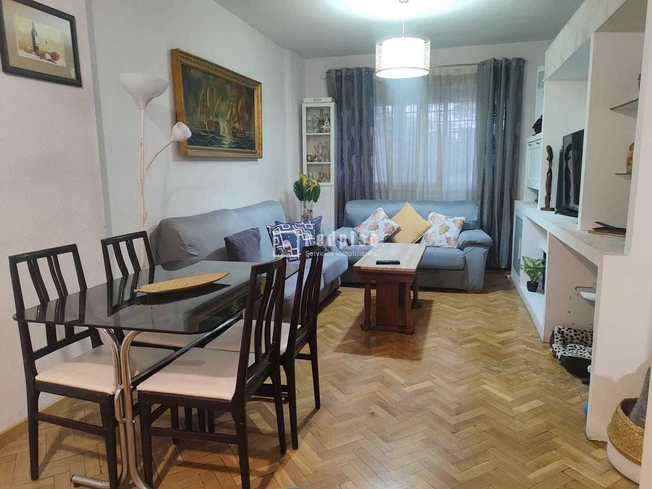 Living room of Flat for sale in  Madrid Capital  with Heating and Storage room