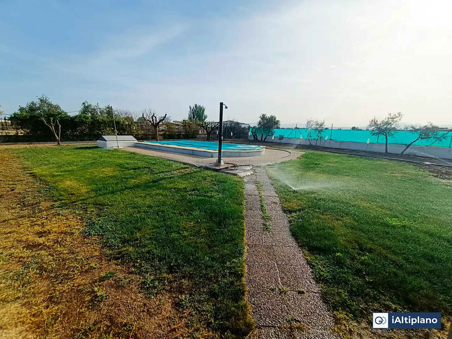Piscina de Casa o xalet en venda en Baza amb Jardí privat, Piscina i Moblat