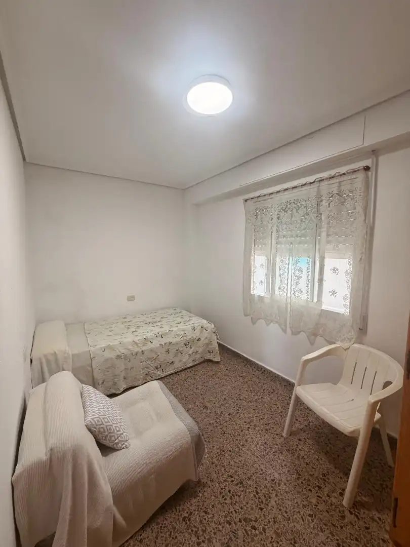 Habitación de Apartamento de alquiler en Sagunto / Sagunt con Amueblado, Horno y Lavadora