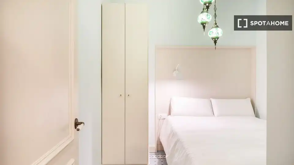Bedroom of Flat for rent in Barcelona  with Air Conditioner, Heating and Furnished