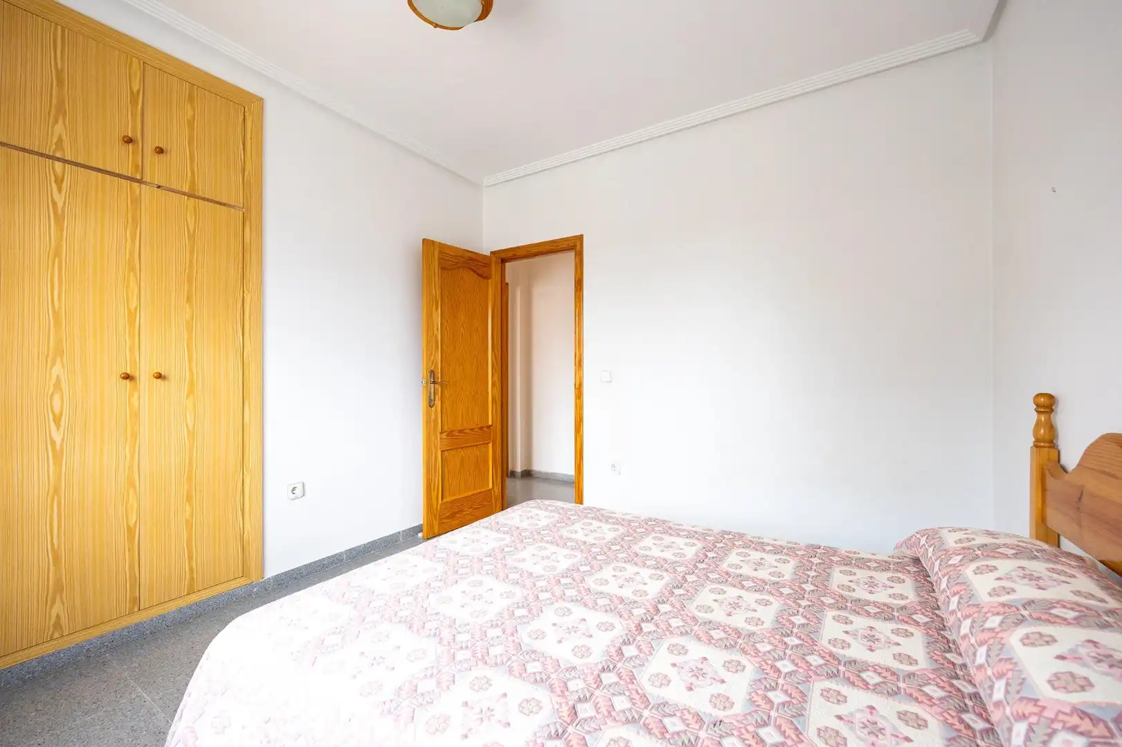 Dormitori de Casa o xalet en venda en Orihuela amb Aire condicionat, Jardí privat i Terrassa