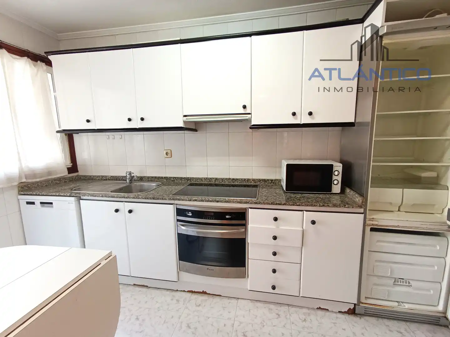 Cocina de Apartamento en venta en A Coruña Capital  con Parquet, Trastero y Amueblado