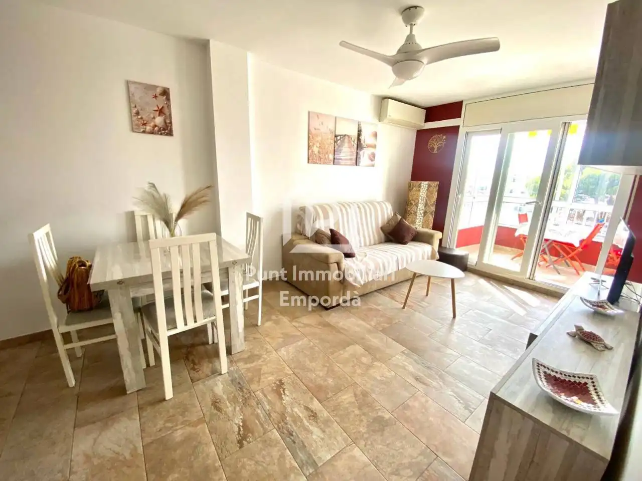 Piso con terraza en venta en Calle Poblat Típic