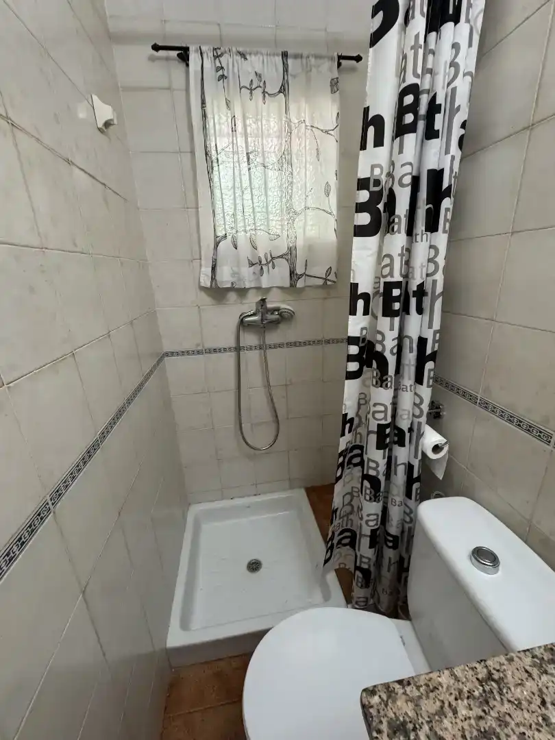Maisonette zur Miete in Calle Via, 206, Bahia