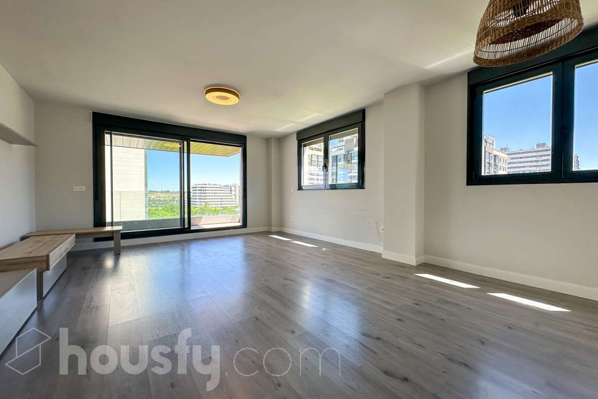 Living room of Flat for sale in  Madrid Capital  with Air Conditioner, Heating and Terrace