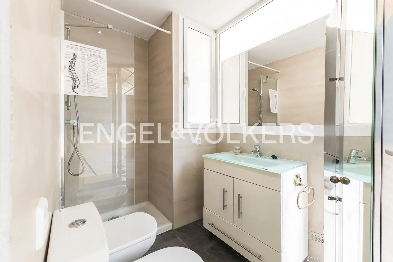 Baño de Piso en venta en Barcelona con Aire acondicionado, Calefacción y Terraza