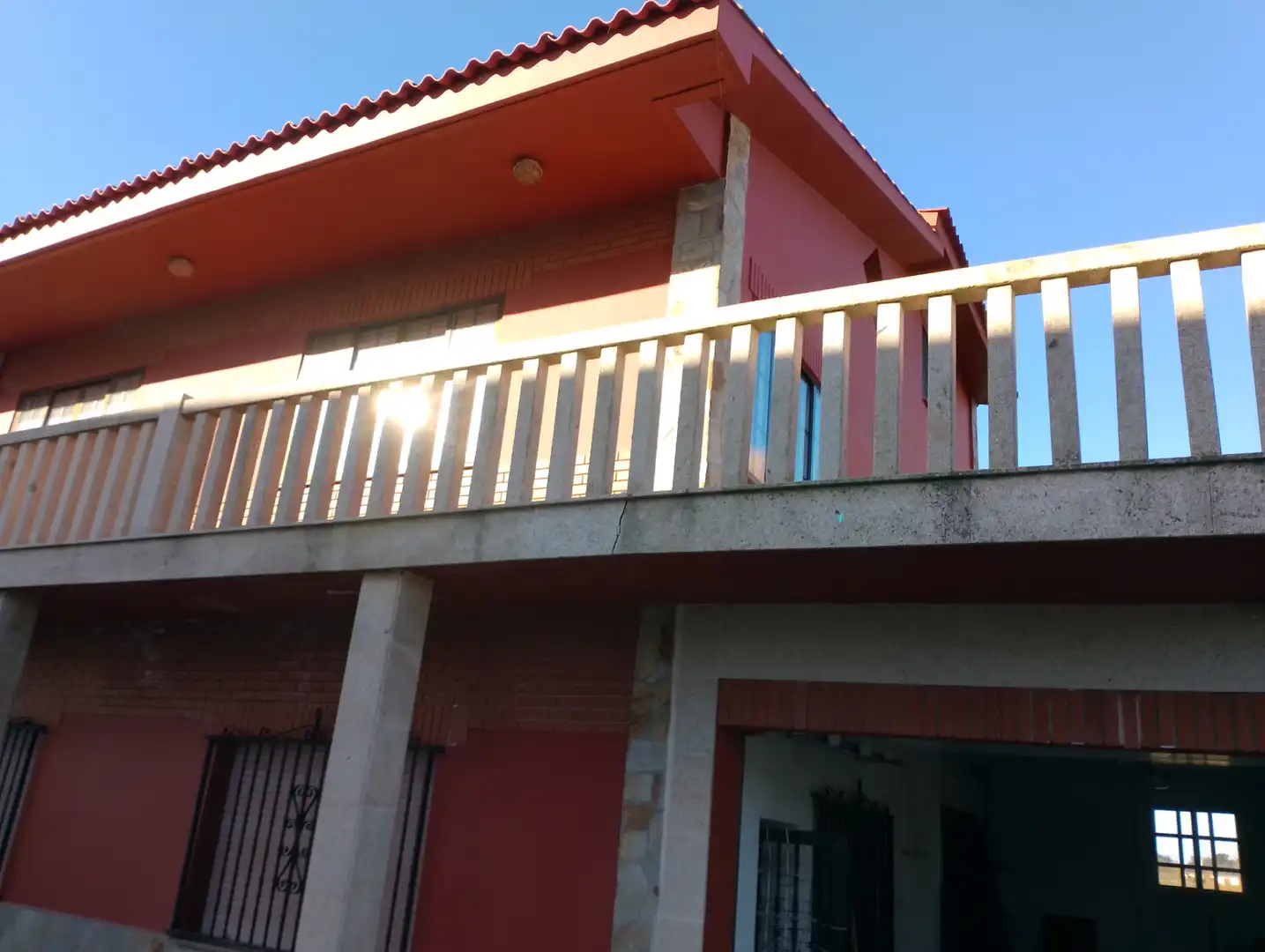 Vista exterior de Casa o xalet en venda en Ribeira amb Calefacció, Jardí privat i Parquet