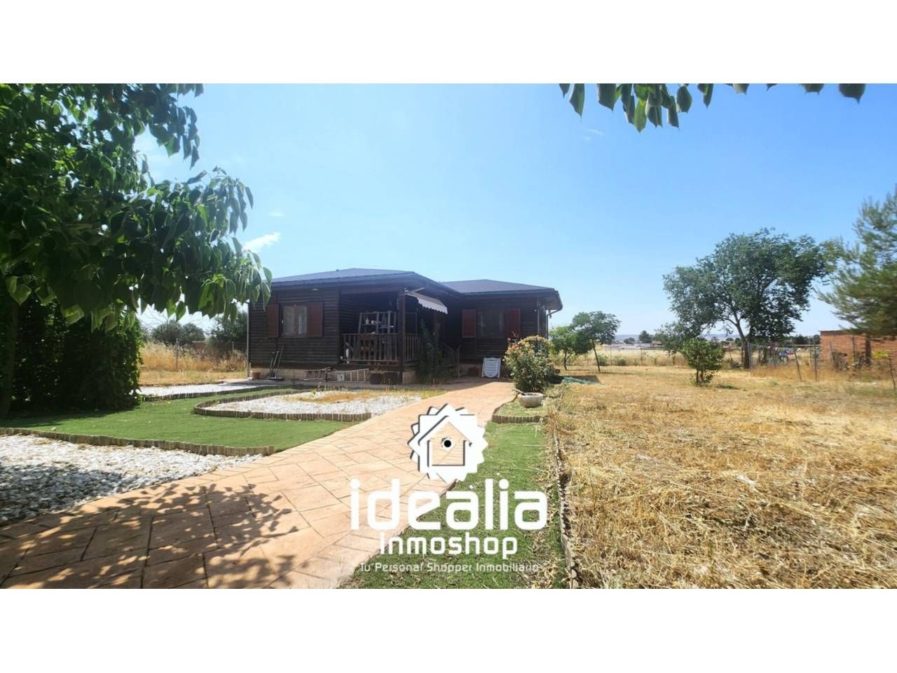 Exterior view of House or chalet for sale in Colmenar de Oreja  with Private garden and Parquet flooring
