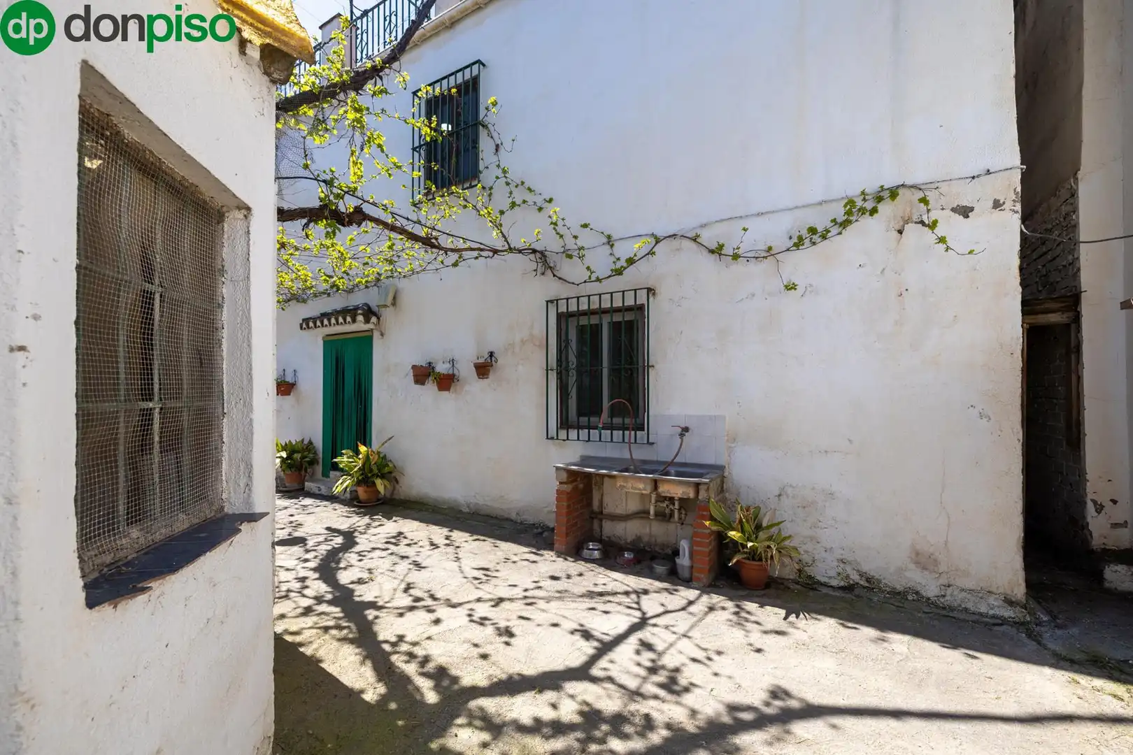 Vista exterior de Finca rústica en venda en Armilla amb Jardí privat i Terrassa