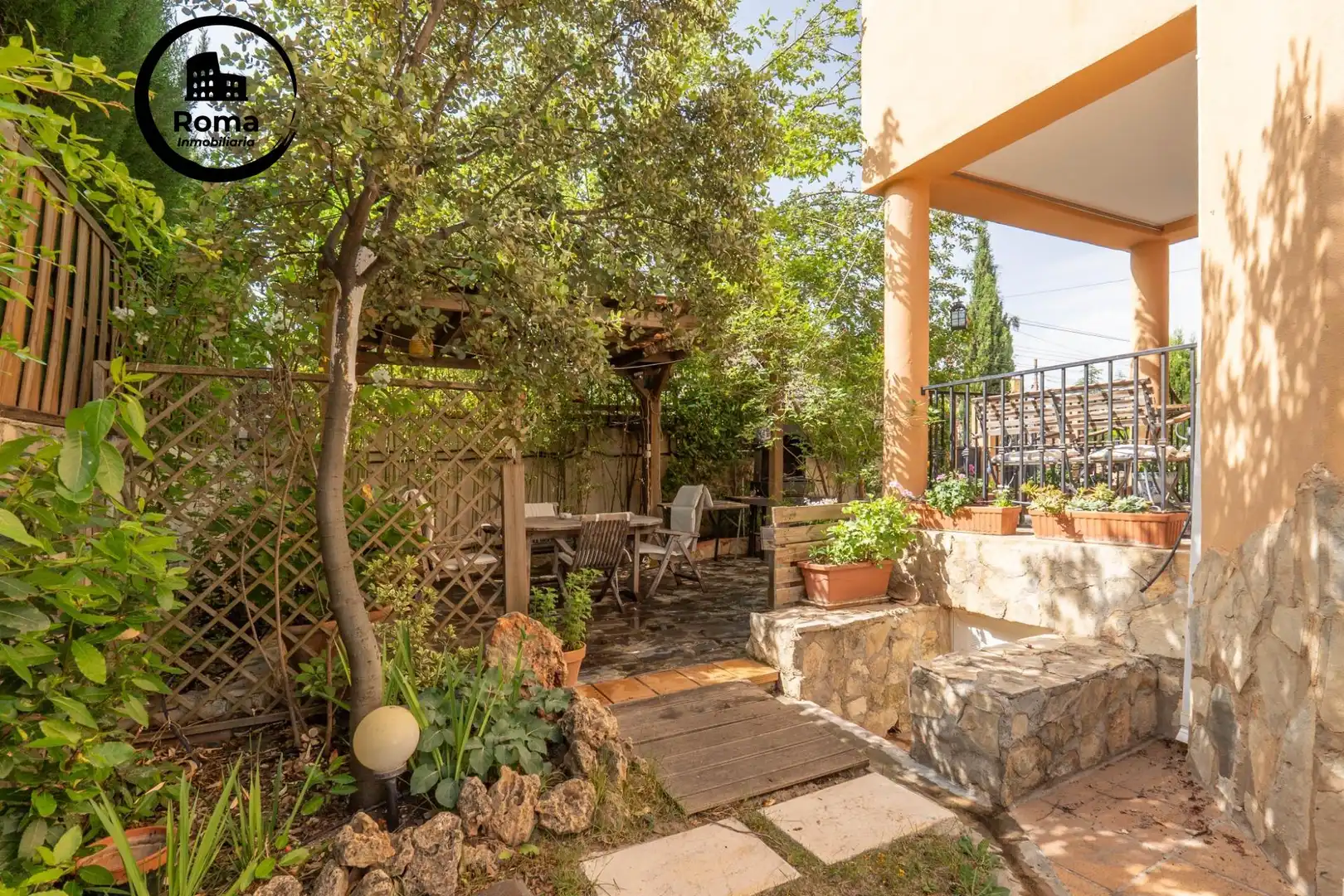 Terrassa de Casa o xalet en venda en La Zubia amb Aire condicionat, Calefacció i Jardí privat