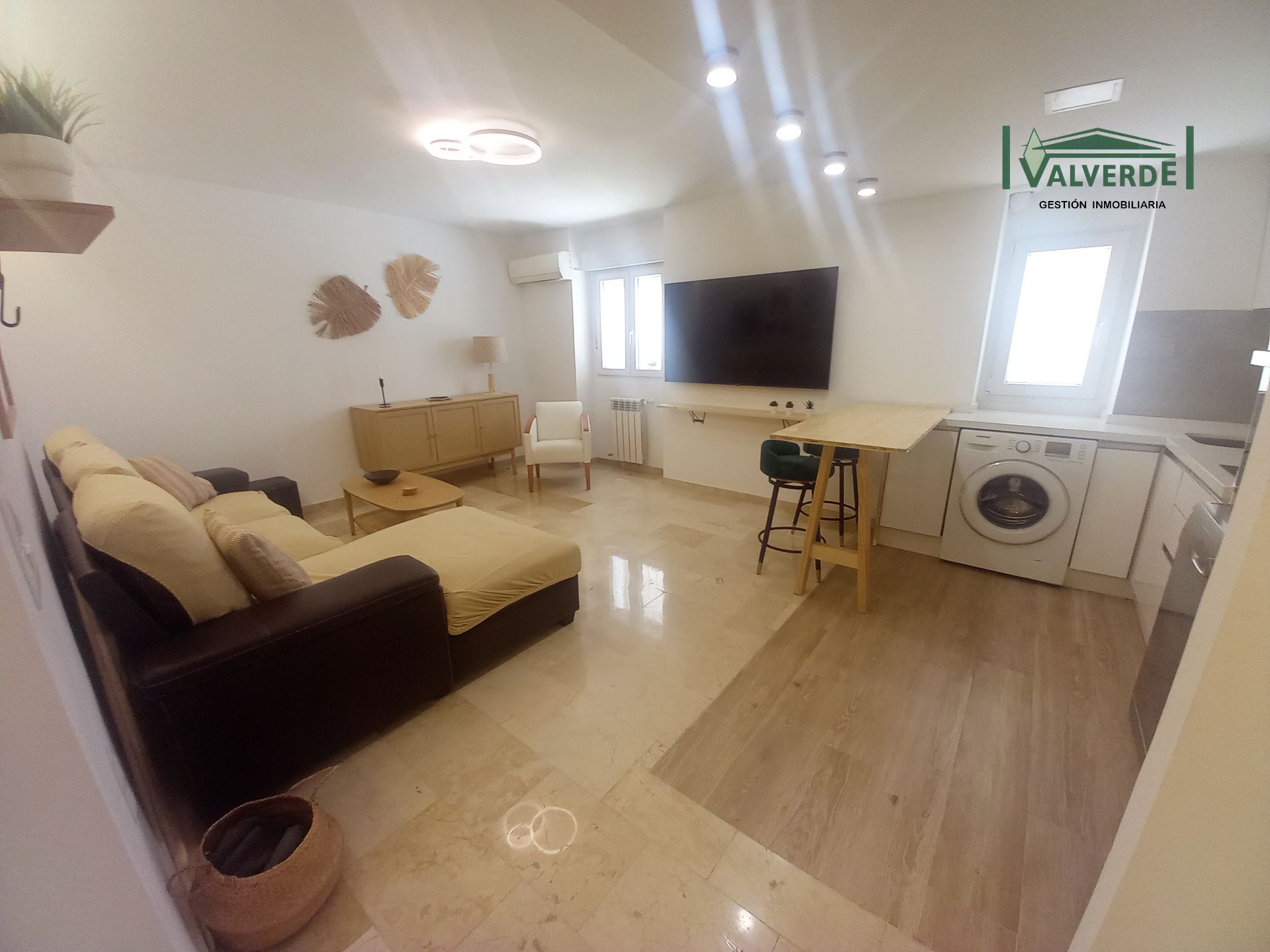 Living room of Apartment to rent in  Granada Capital  with Heating, Furnished and Washing machine