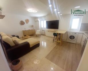 Sala d'estar de Apartament de lloguer en  Granada Capital amb Calefacció, Moblat i Rentadora
