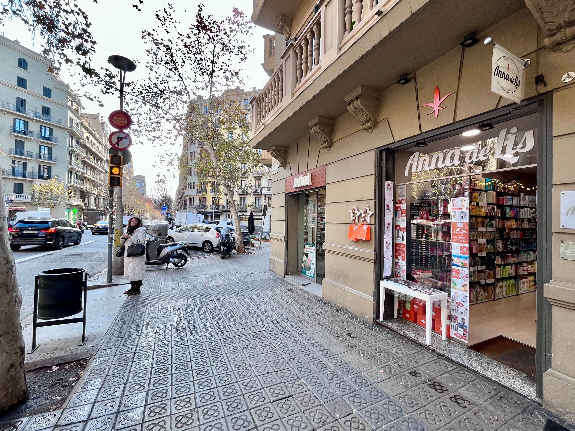 Vista exterior de Local de lloguer en  Barcelona Capital