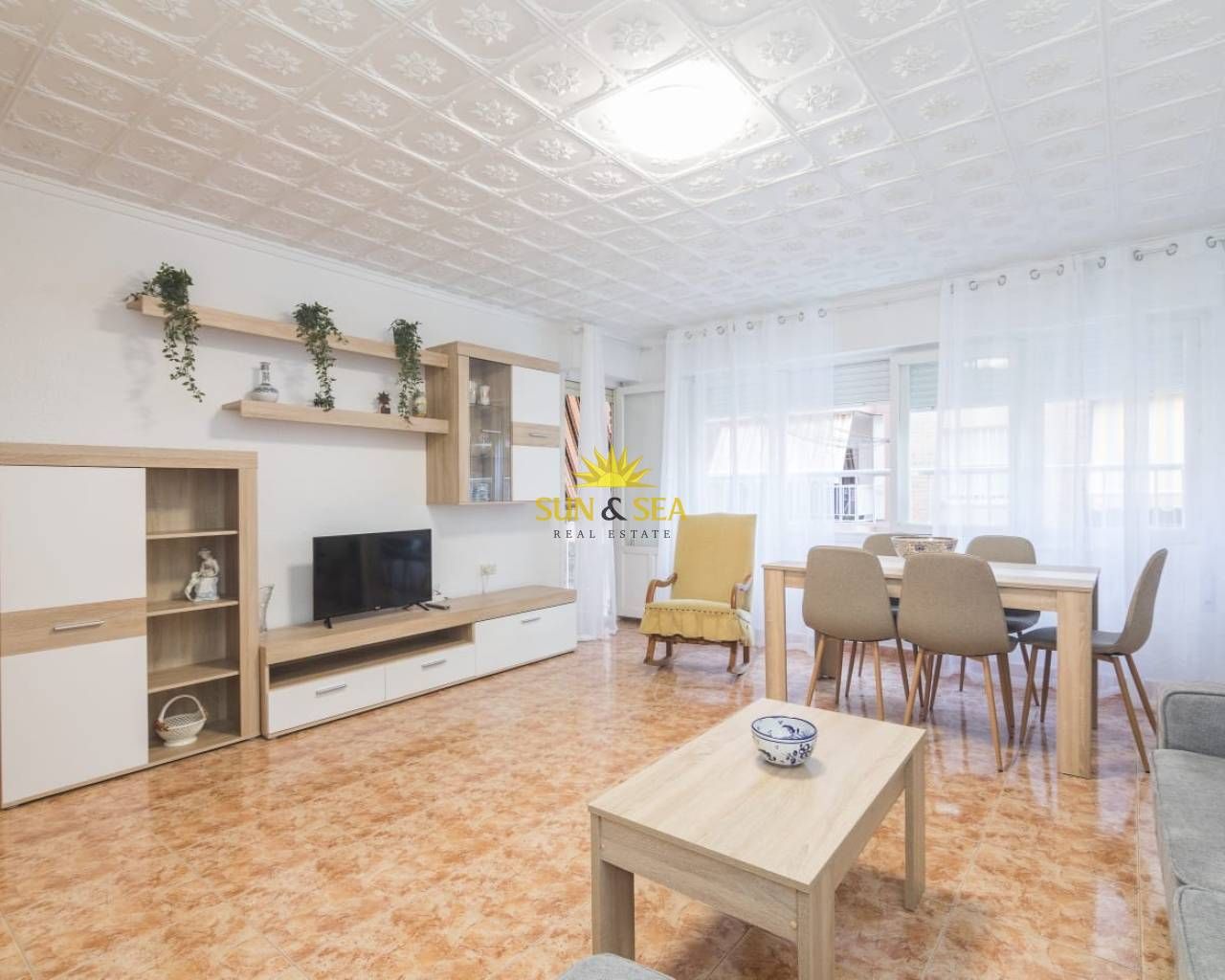 Vista exterior de Apartamento de alquiler en Torrevieja con Aire acondicionado, Calefacción y Amueblado