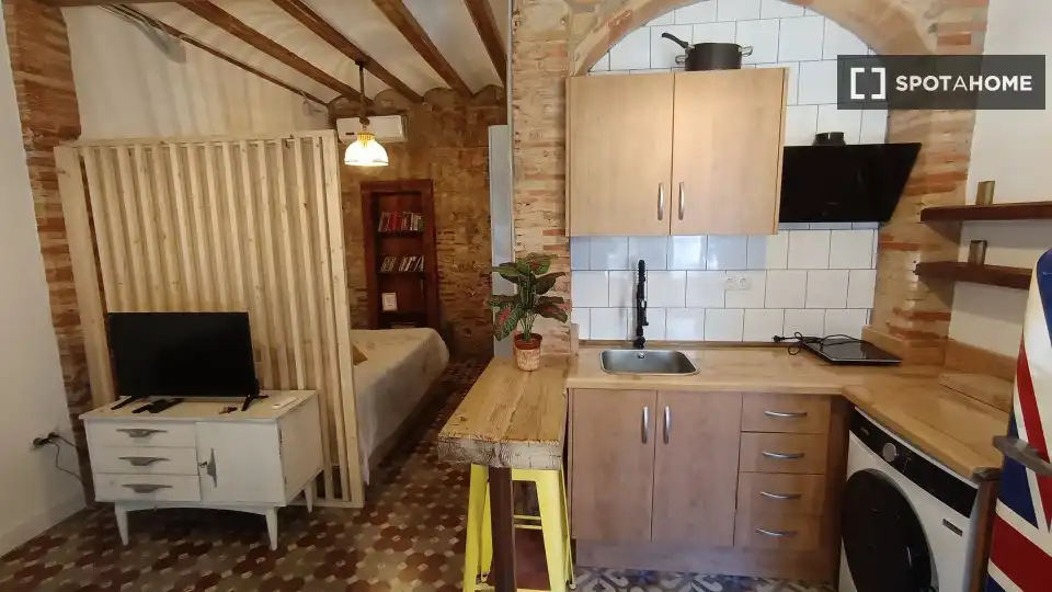 Kitchen of Flat for rent in Valencia  with Air Conditioner, Heating and Furnished