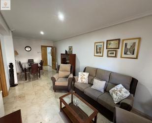 Sala d'estar de Apartament de lloguer en Cáceres Capital amb Aire condicionat i Terrassa