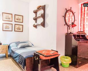 Bedroom of Flat to share in  Valencia Capital  with Air Conditioner, Heating and Terrace