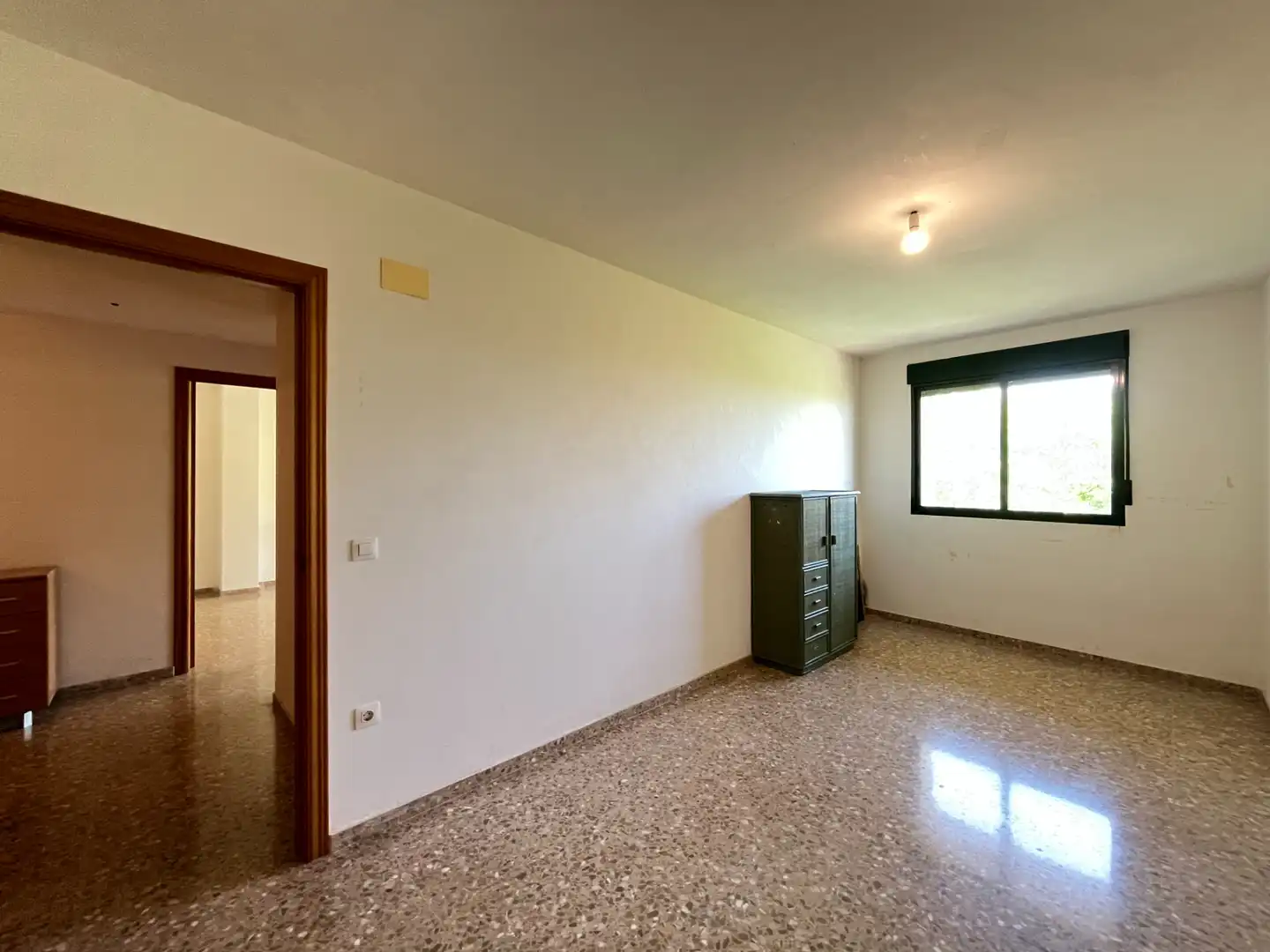 Flat for sale in Faura  with Air Conditioner and Oven