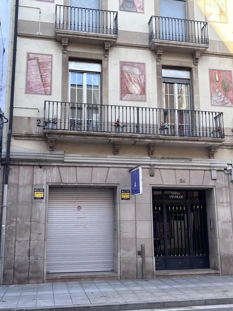 Vista exterior de Local en venta en Tàrrega con Aire acondicionado