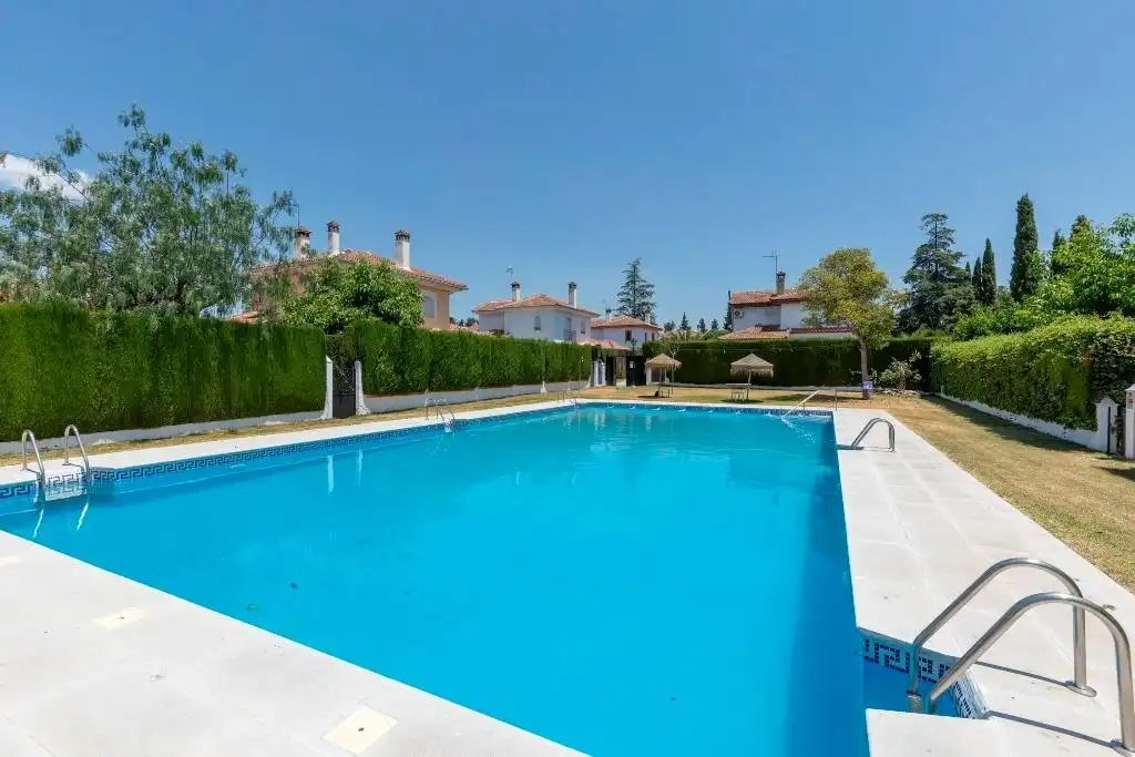 Piscina de Casa o xalet en venda en Albolote amb Aire condicionat, Balcó i Piscina comunitària