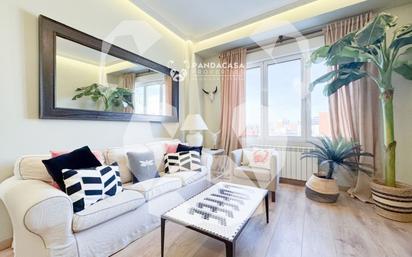 Living room of Attic to rent in  Madrid Capital  with Air Conditioner, Heating and Furnished