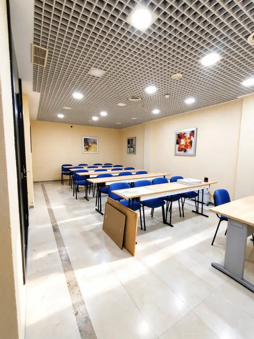Office space with lift for sale in Casco Antiguo, imagen 17