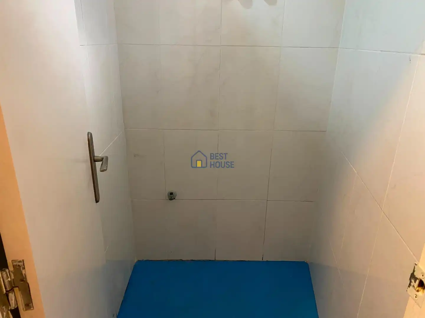 Bany de Local de lloguer en León Capital 