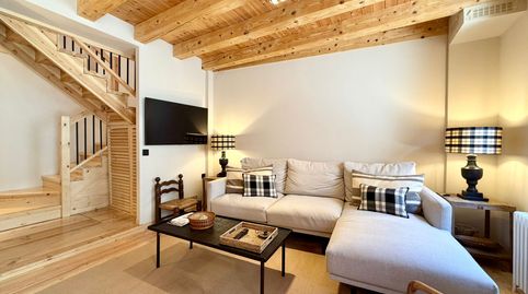 Foto 2 de Casa adosada en venta en Carrèr Deth Saut, Es Bòrdes, Lleida