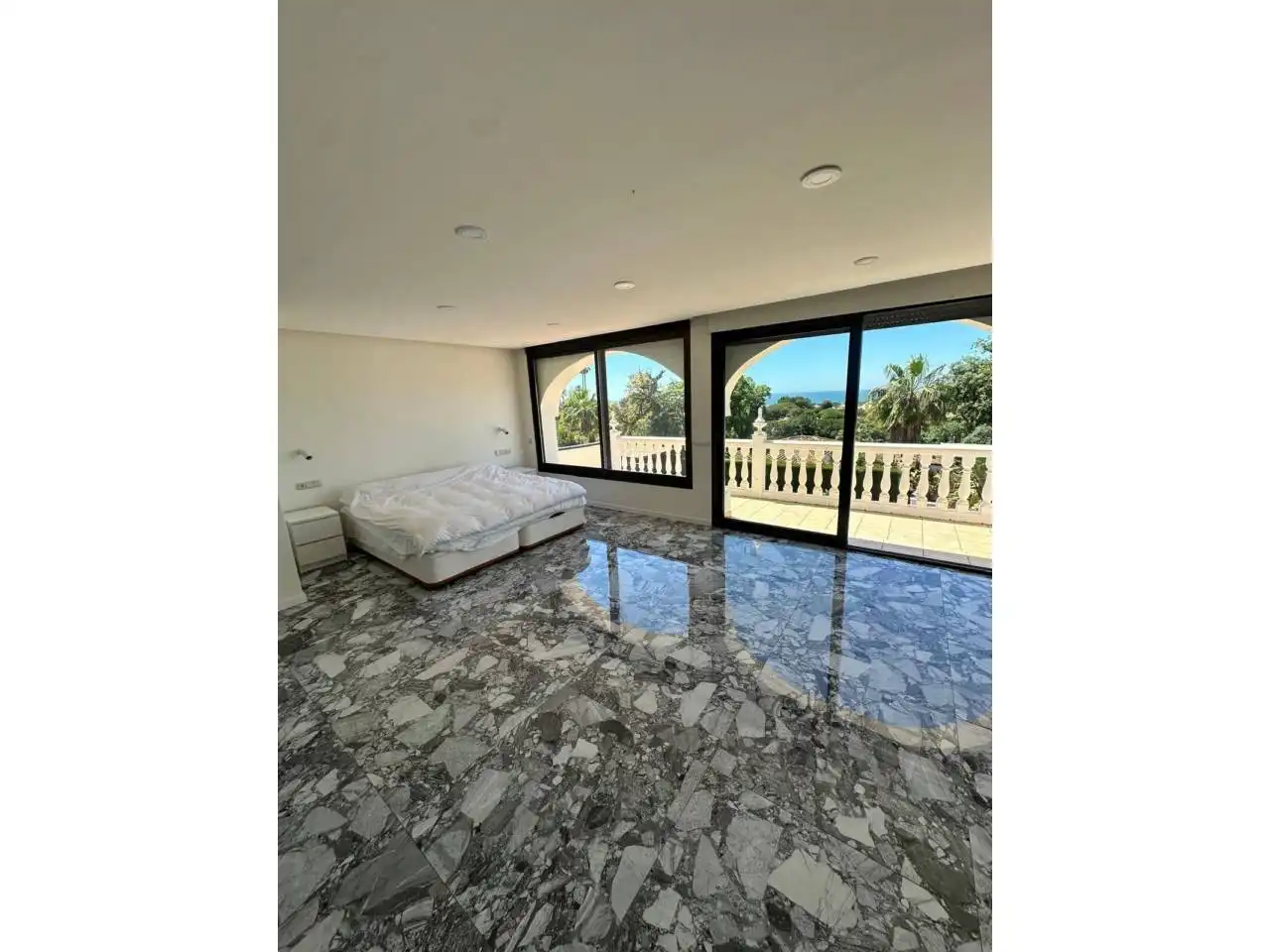 Dormitori de Casa o xalet de lloguer en Marbella amb Jardí privat, Terrassa i Piscina