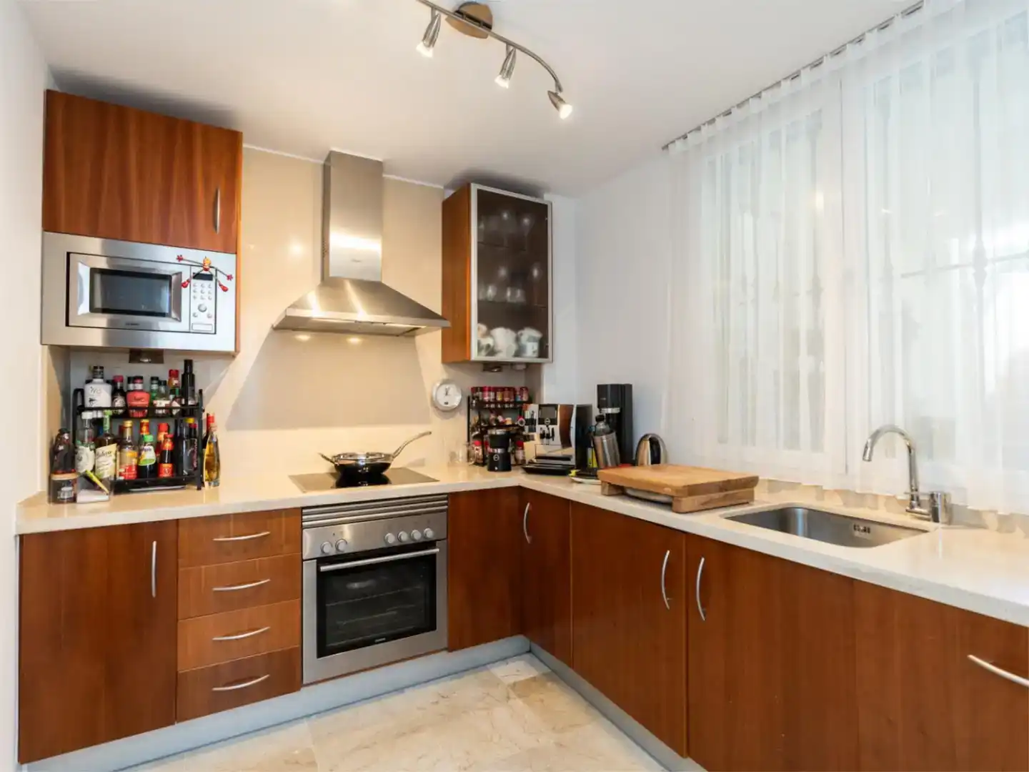 Kitchen of Flat for sale in Benahavís  with Air Conditioner, Terrace and Swimming Pool