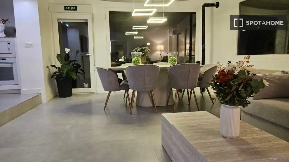 Comedor de Piso de alquiler en Torrelodones con Aire acondicionado, Calefacción y Amueblado