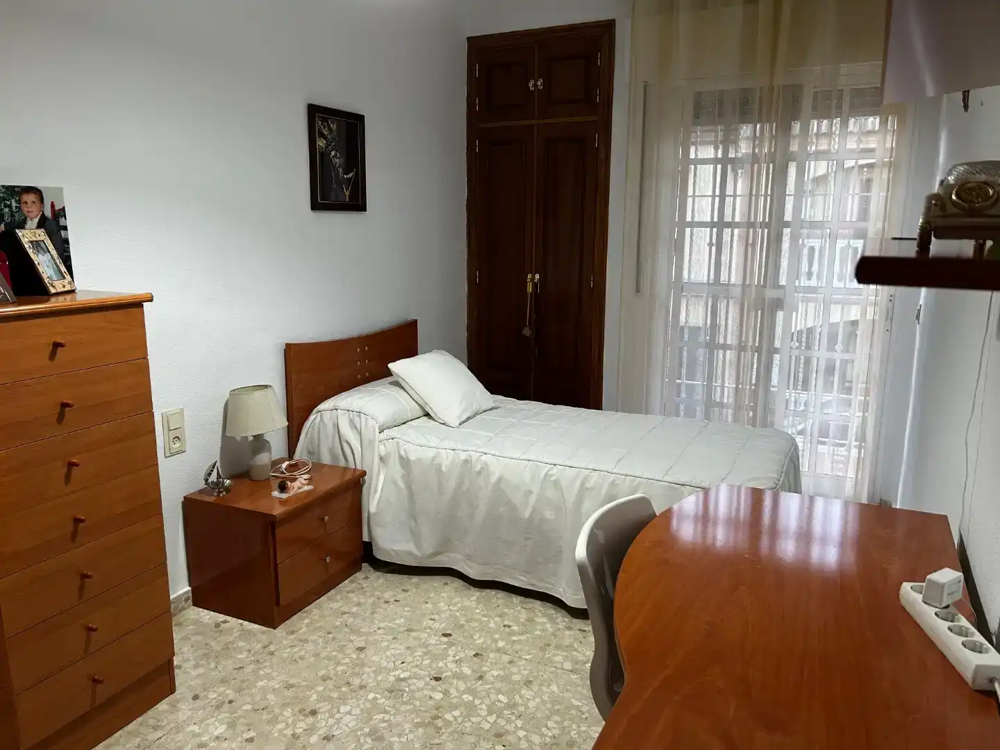 Dormitori de Casa adosada en venda en La Rinconada amb Aire condicionat i Balcó