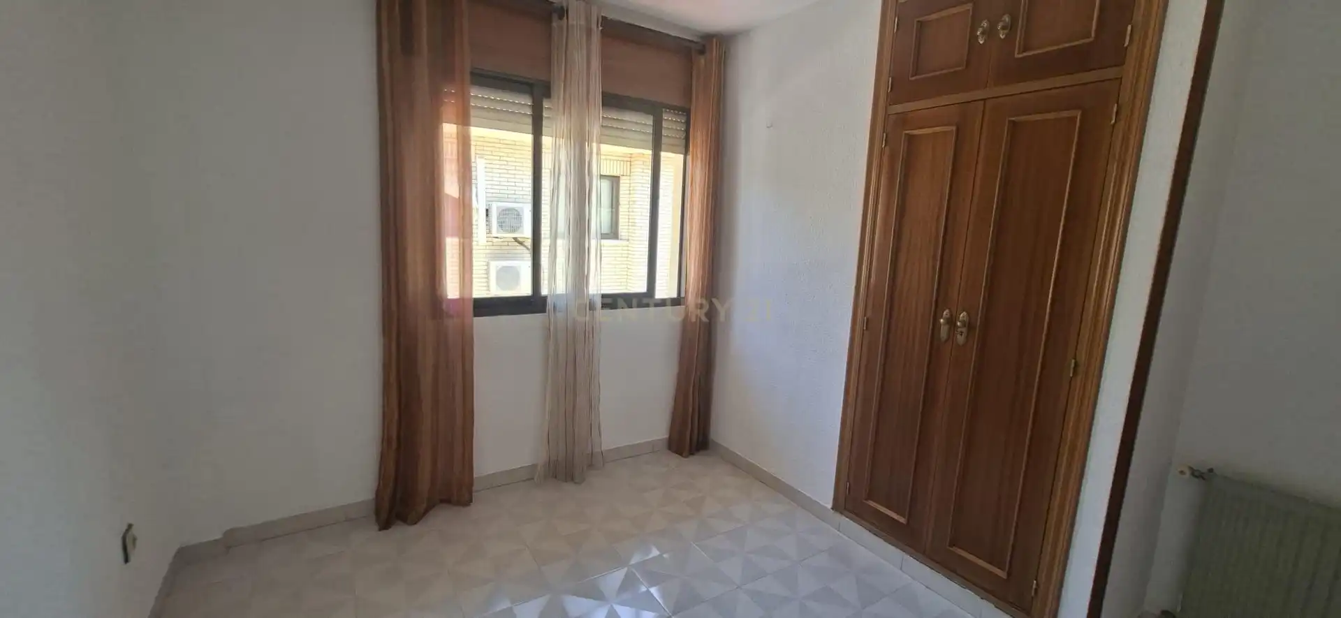 Schlafzimmer von Einfamilien-Reihenhaus zur Miete in Boadilla del Monte mit Abstellraum, Ofen und Waschmaschine