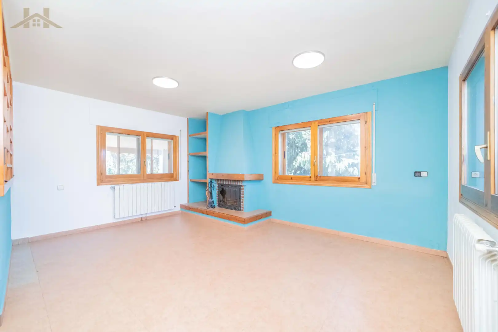 Sala d'estar de Casa o xalet en venda en Valdemorillo amb Calefacció, Jardí privat i Terrassa