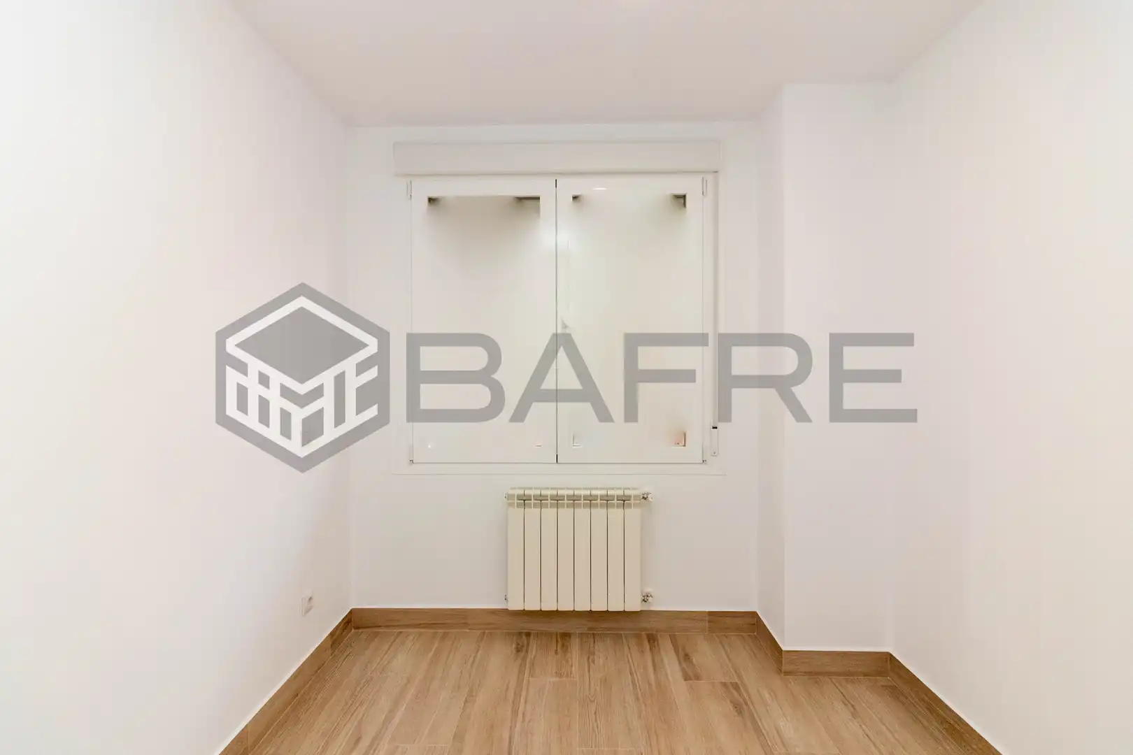 Habitación de Piso en venta en Madrid con Calefacción