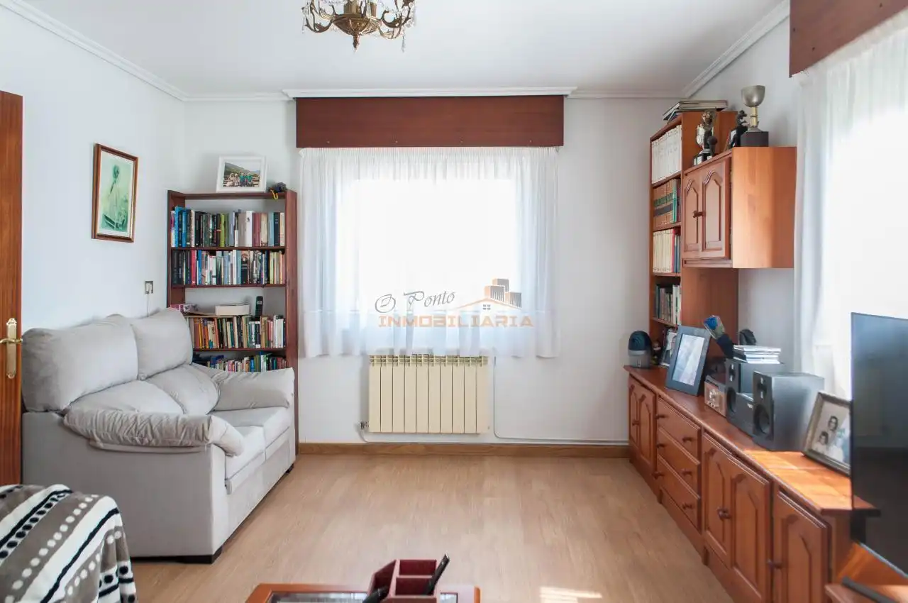 Sala de estar de Casa o chalet en venta en Narón con Calefacción y Jardín privado