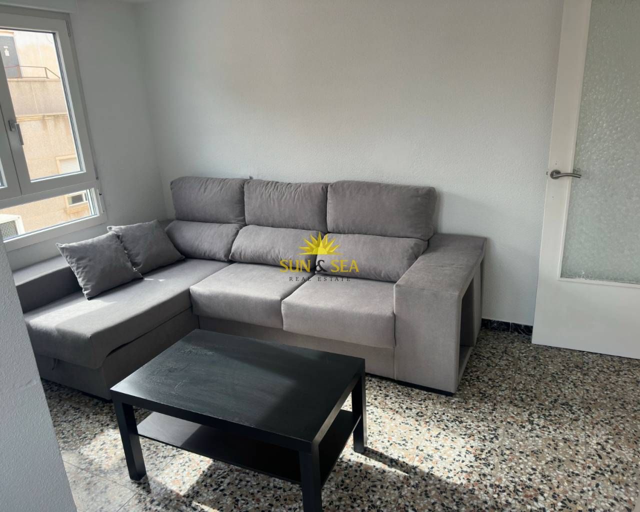 Sala d'estar de Pis de lloguer en Elche / Elx amb Calefacció, Moblat i Balcó