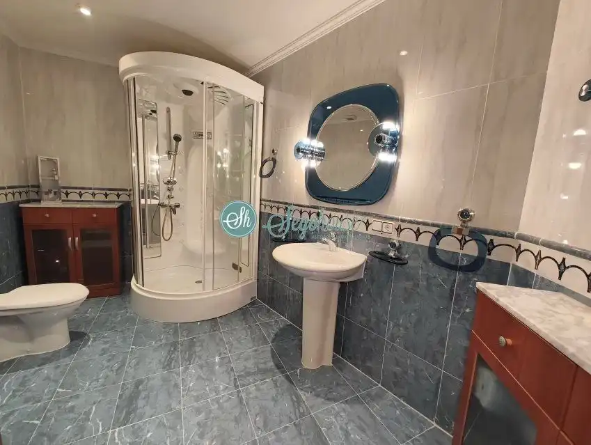 Badezimmer von Wohnung zur Miete in Segovia mit Heizung, Parkett und Möbliert