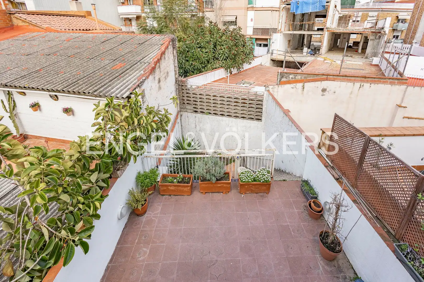 Terrassa de Casa o xalet en venda en Sant Joan Despí amb Aire condicionat, Calefacció i Jardí privat
