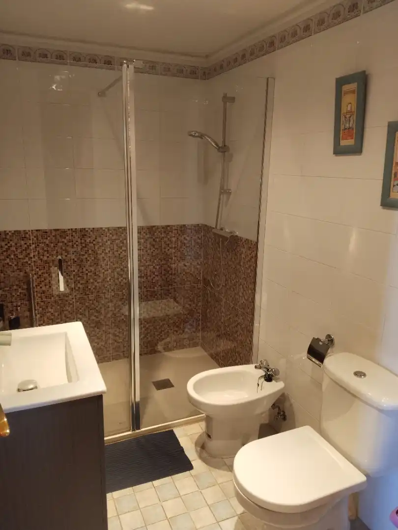 Badezimmer von Wohnung zum Verkauf in Ciempozuelos mit Klimaanlage, Heizung und Terrasse